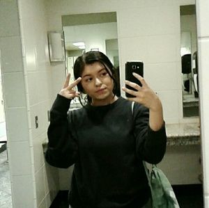 Meet your Posher, Danielle